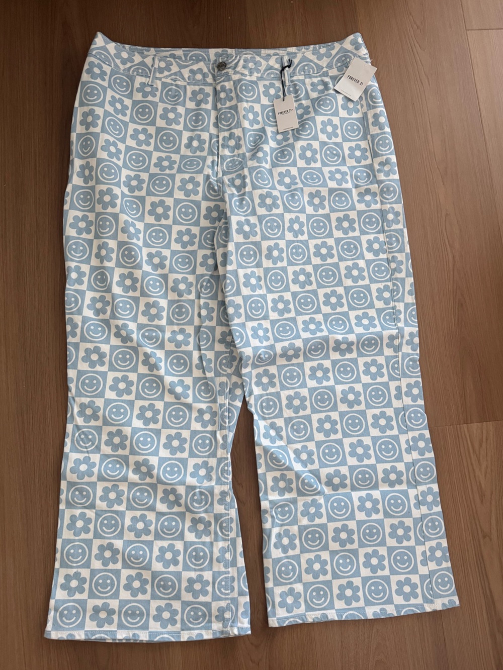 Forever 21 Smiley Daisy Light Blue Retro Jeans NWT
